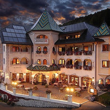 Hotel Ansitz Jakoberhof Ortisei Exterior foto